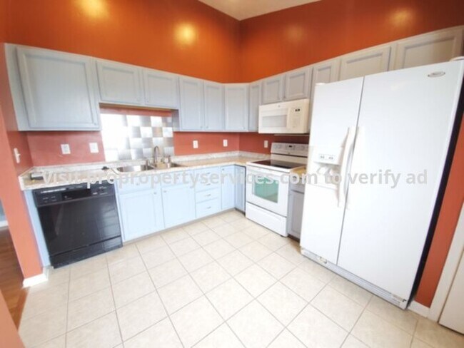 Building Photo - Beautiful Top Floor Garden Condo In Frederick
