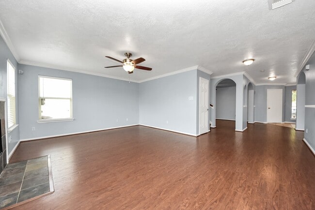 Building Photo - 7238 Foxshadows Ln