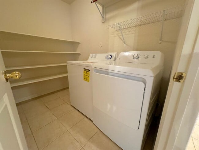 Building Photo - 9314 Alzaada Ln