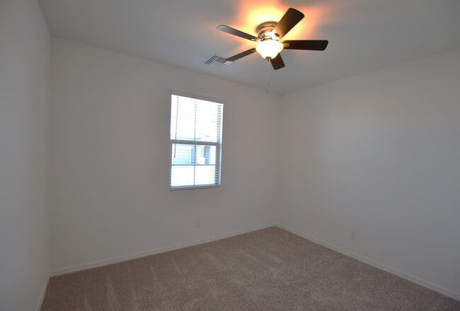 Building Photo - 37584 N Singletree Dr