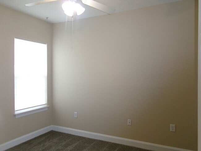Building Photo - 110 Fountain Pointe Ln