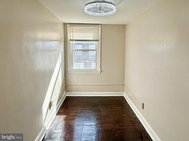 Building Photo - 116 W Berkley Ave