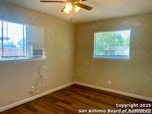 Building Photo - 813 John Adams Dr