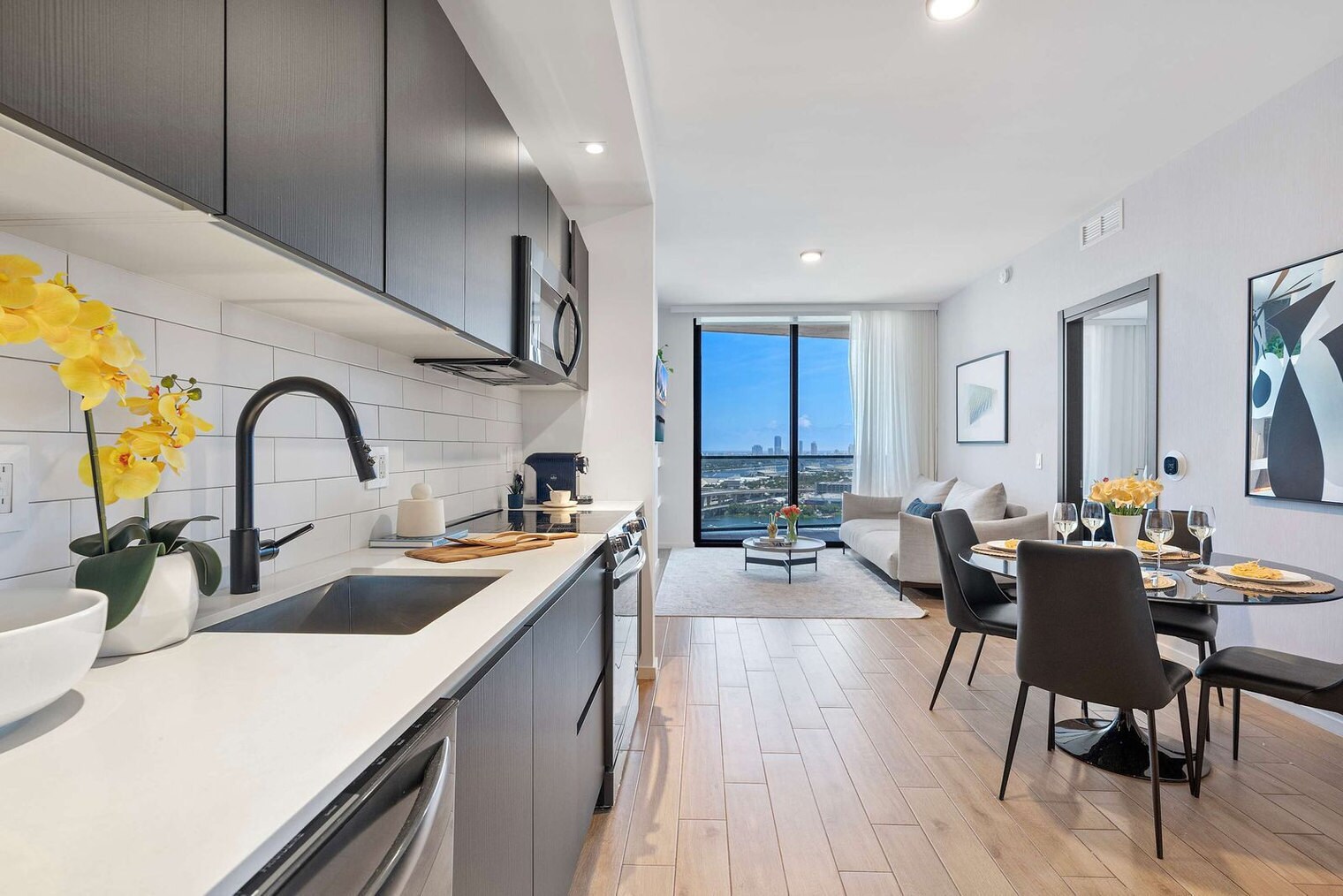 Building Photo - 398 NE 5th St