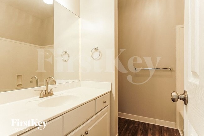 Building Photo - 6612 Marka Cir