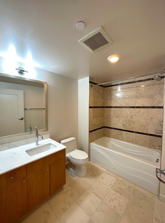 Building Photo - Luxury Living at The Metropolitan 1BR/1BA/...