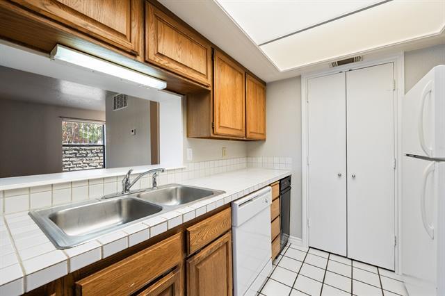 Building Photo - 1533 Signal Ridge Pl