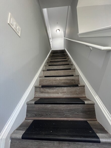 Building Photo - 4801 Waltonshire Cir