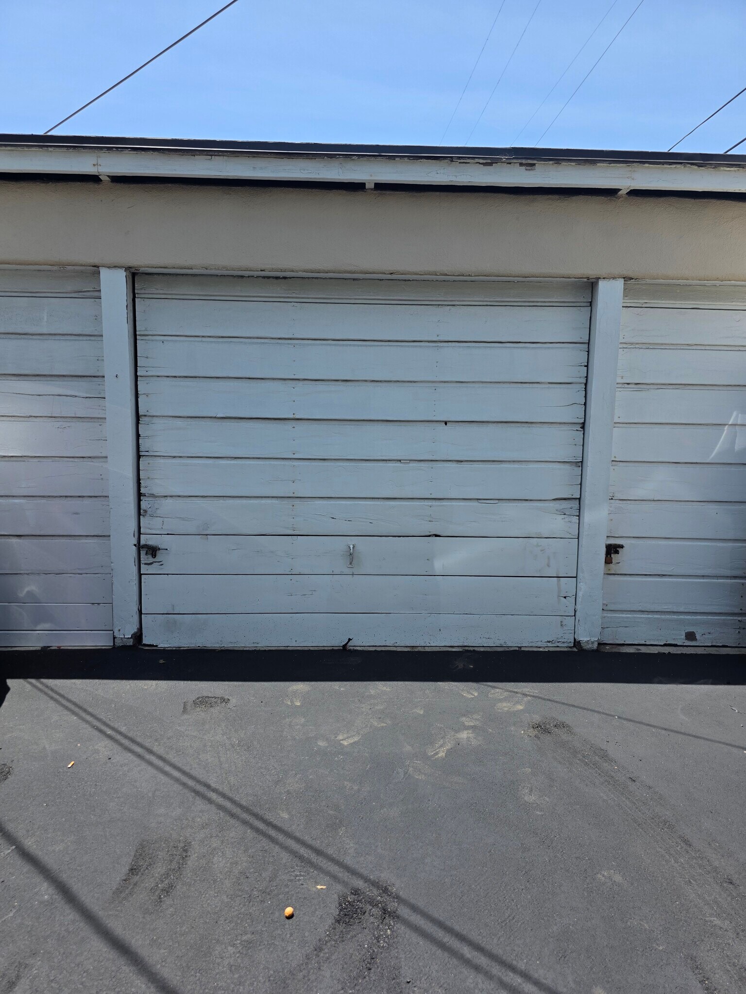 Building Photo - 10917 Moorpark St
