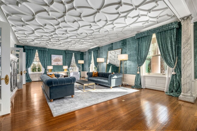 Building Photo - 5135 Ellsworth Ave