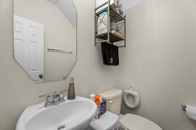 Building Photo - 1714 Avocet Way