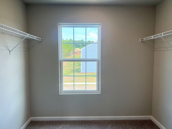 Building Photo - Wonderful Home in The Highlands