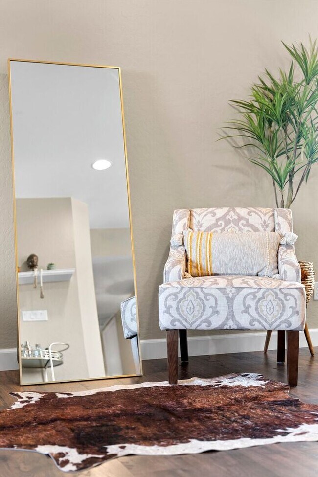 Building Photo - UN-FURNISHED!! 3 Bedroom/ 2Bath in Heart of Scottsdale!!