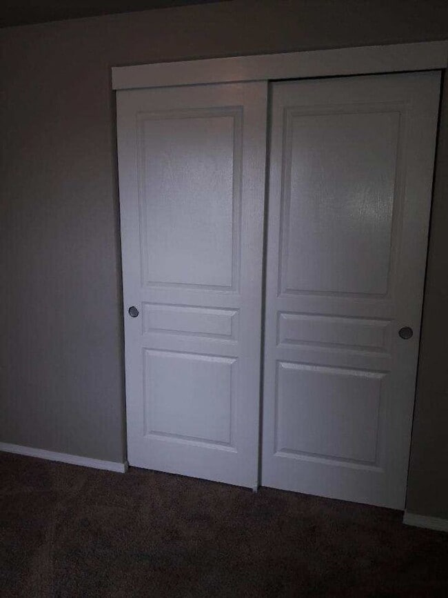 Building Photo - UPDATED Single Family Home!