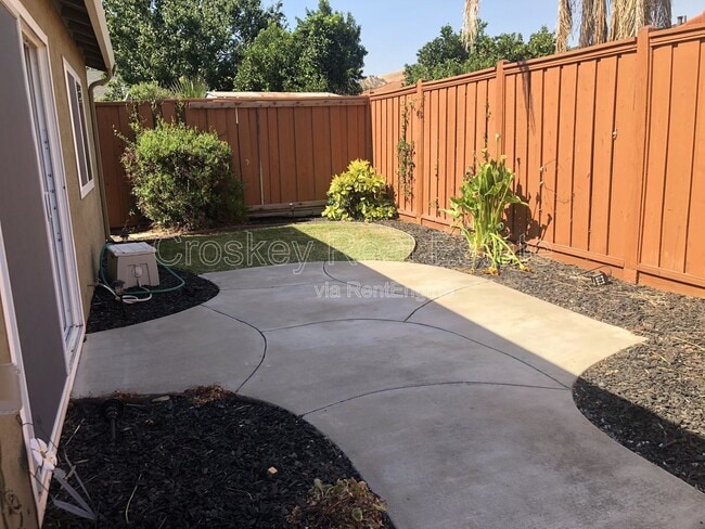 Building Photo - 3100 Hemlock St