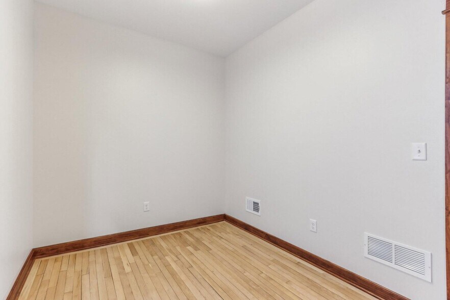 bedroom 2 - 351 E Deer Pl