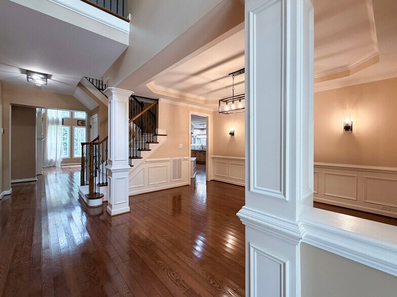 Building Photo - 5604 Pine Rock Ct