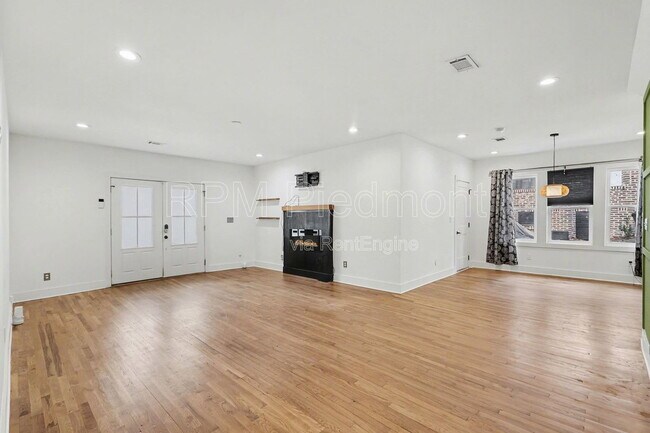 Building Photo - 1326 Blvd Lorraine SW