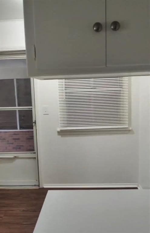 Building Photo - 441 E Showalter Dr