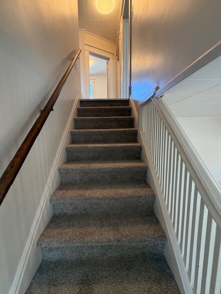 Building Photo - 819 S 24th St