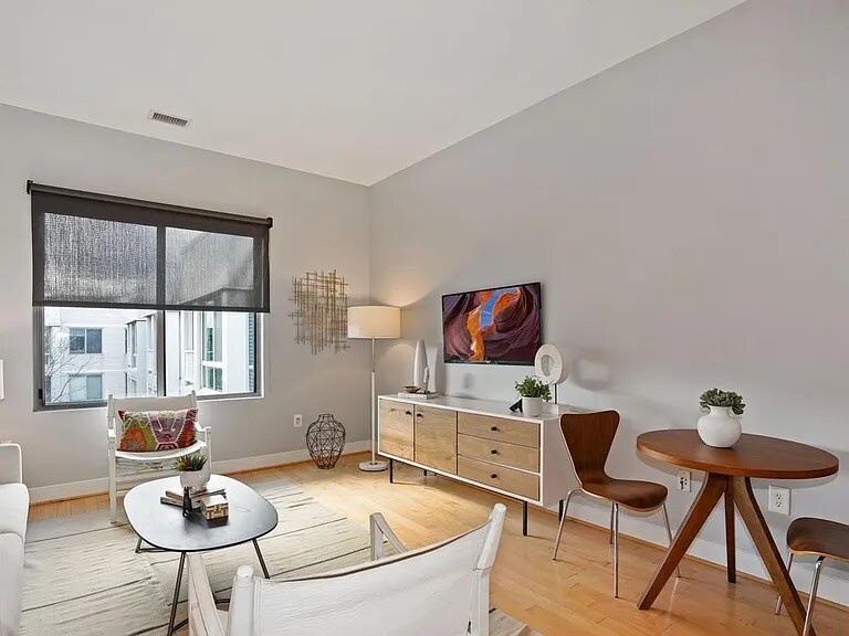 Building Photo - 4101 Albemarle St NW