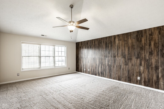 Building Photo - 8102 Fairway Dr