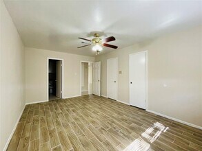 Building Photo - 12713 Lima Dr