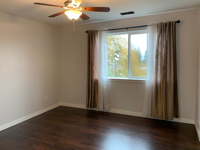 Building Photo - 5817 Pioneer Ridge Pl