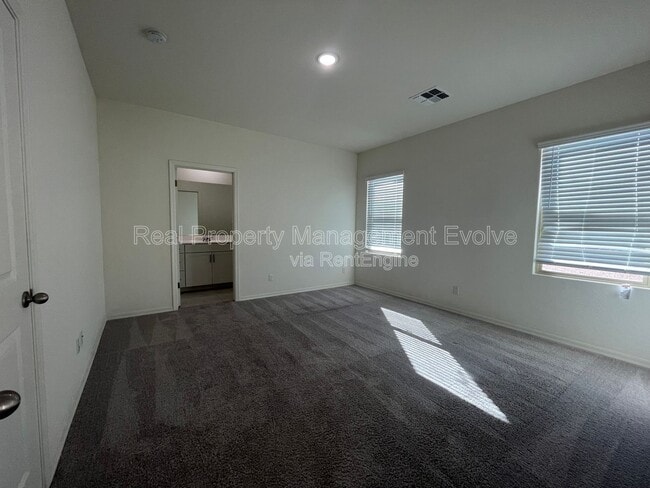 Building Photo - 4722 N 194th Dr