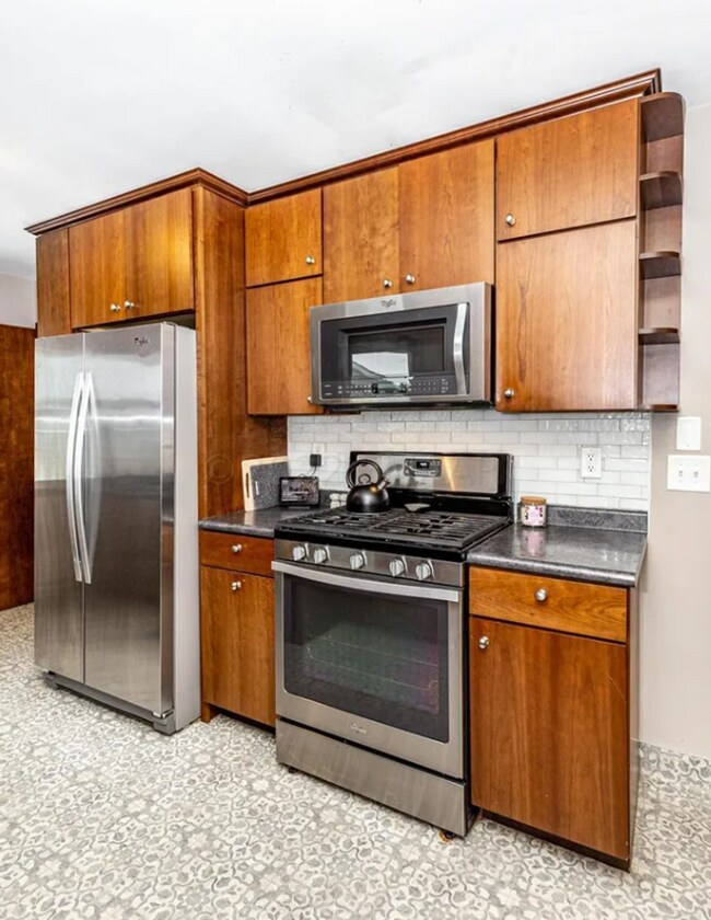 Building Photo - 1622 3rd St S