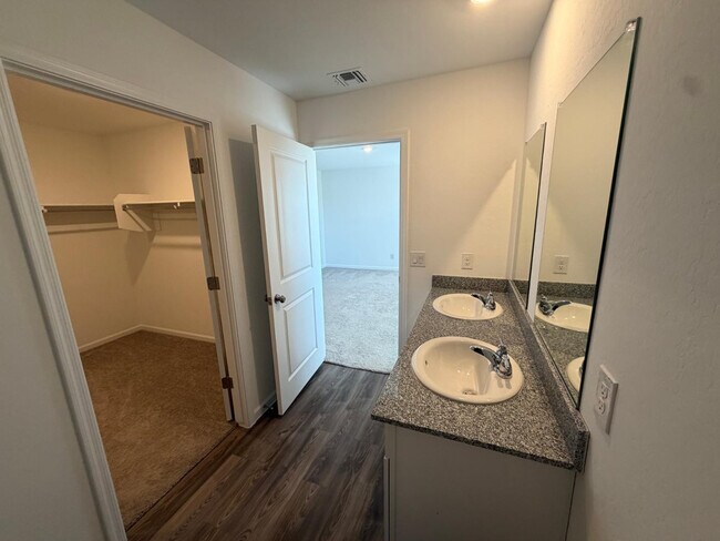 Building Photo - 1473 Jaycie Dr