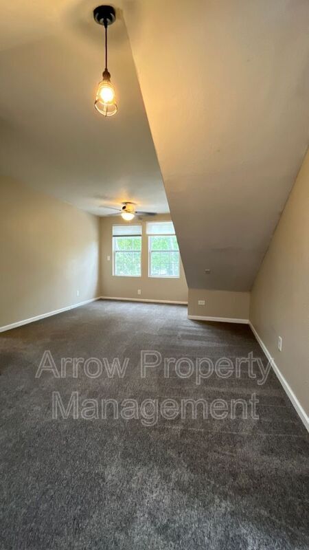 Building Photo - 2829 S 13th St