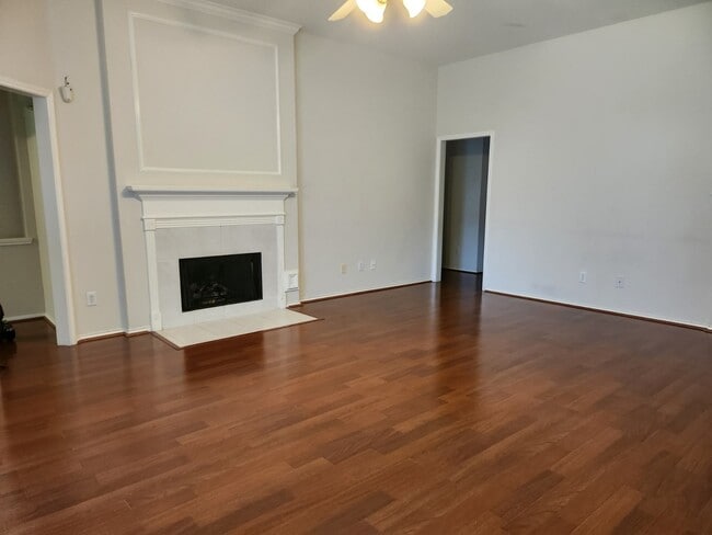 Building Photo - 3606 Chesapeake Ct