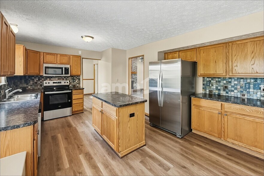 Building Photo - 3626 Brook Spring Dr