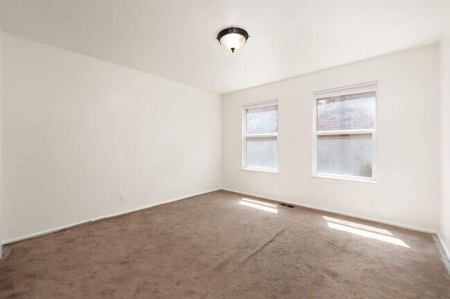 Building Photo - 627 S 500 E