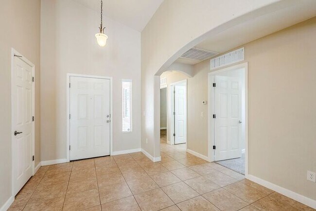 Building Photo - Pending/ Rented - Bright & Airy 4-Bedroom ...
