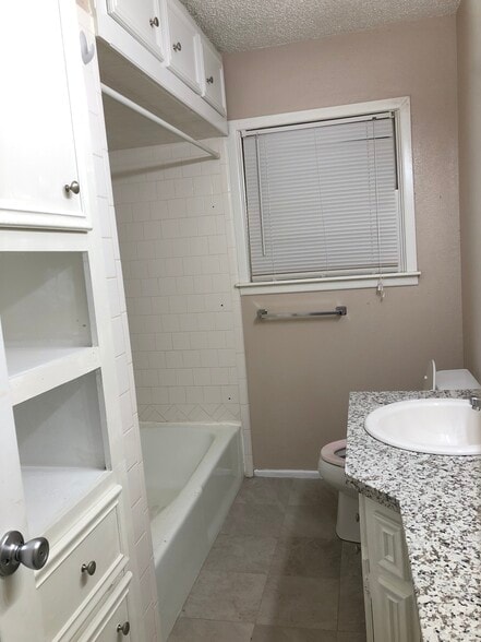 Building Photo - 3504 24th St