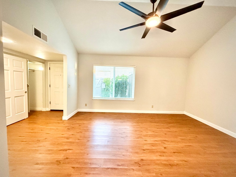 Building Photo - 1582 Calle Enrique