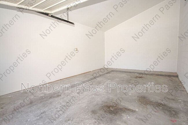 Building Photo - 3425 Risner Pl