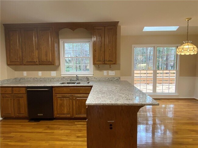 Building Photo - 612 Braidwood Dr NW