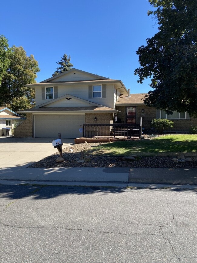 Building Photo - AVAILABLE IMMEDIATELY! Five bedroom house ...