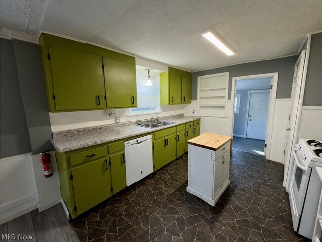 Building Photo - 142 Beaver Ct