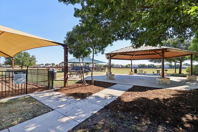 Building Photo - 9639 Shetland Park