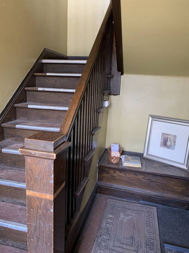 Building Photo - Como