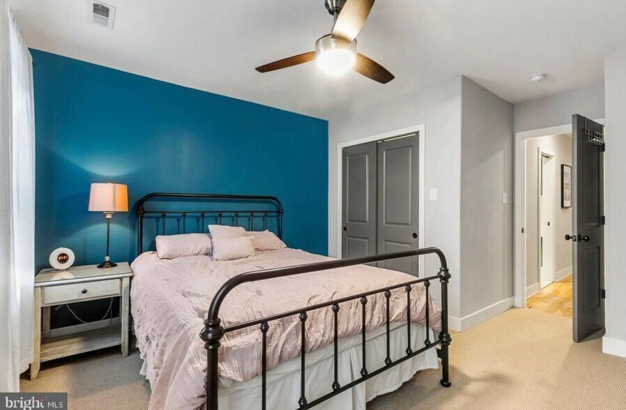 Building Photo - 2427 E Boston St