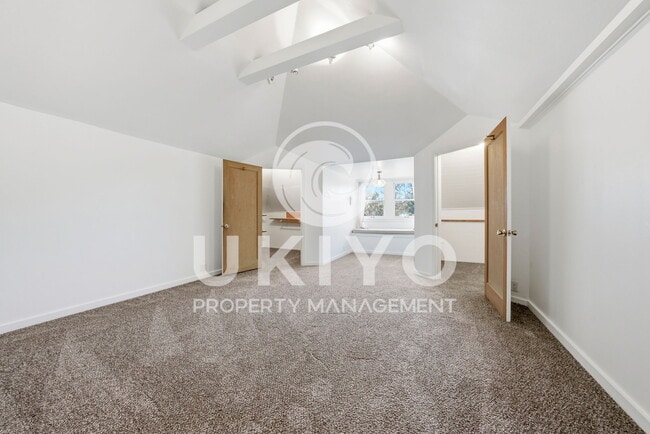 Building Photo - 860 Portal Ave