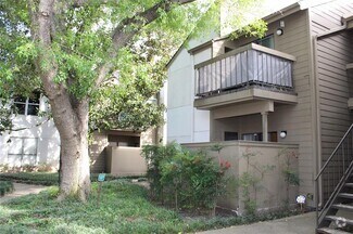 Building Photo - 10047 Westpark Dr
