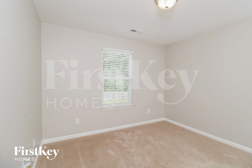 Building Photo - 1104 Waterlyn Dr