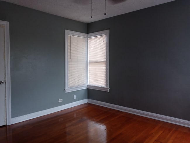 Building Photo - 2227 W Woodlawn Ave