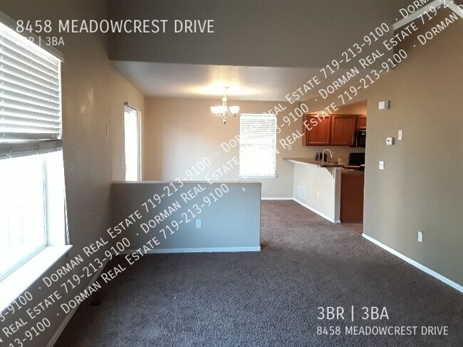 Building Photo - 8458 Meadowcrest Dr